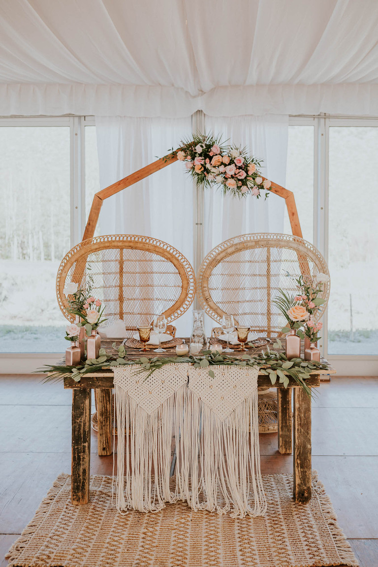 head table for boho wedding