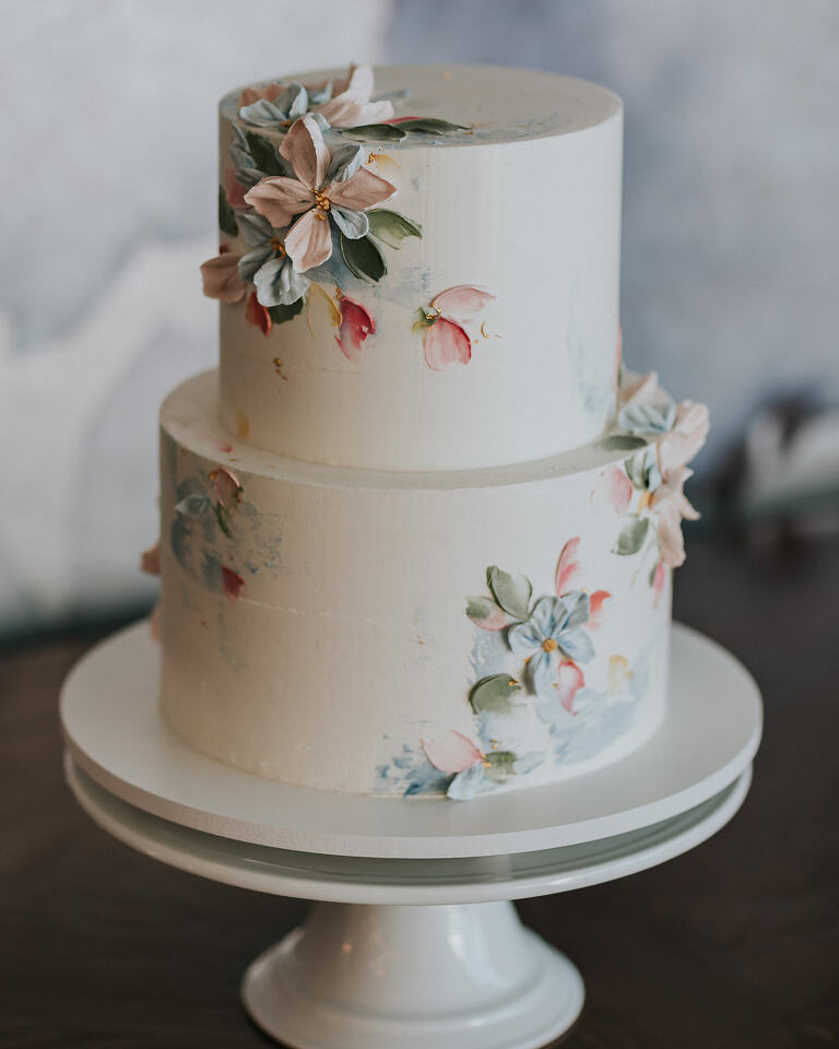 floral frosted wedding cake